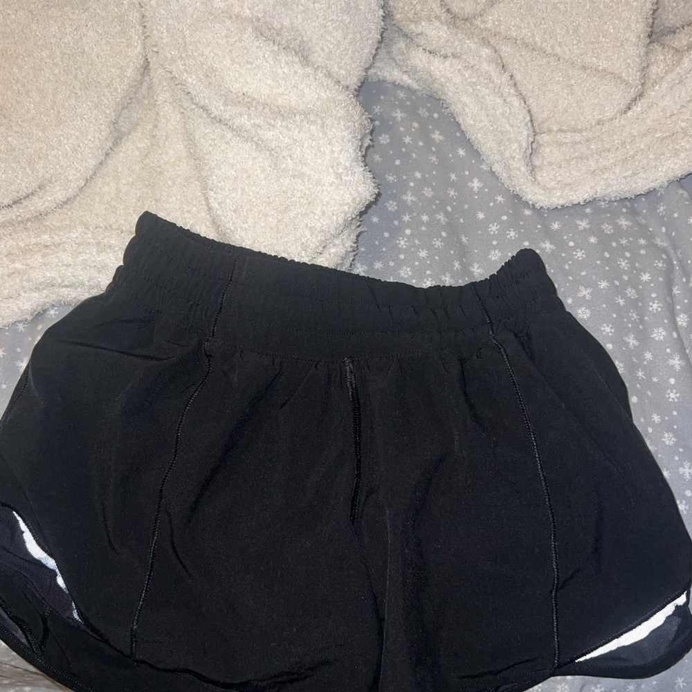 Lululemon Hotty Hot short 2.5'